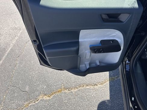 New 2025 Ford Maverick XLT image 21