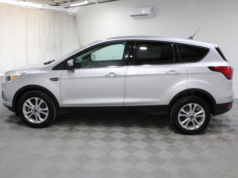 Used 2019 Ford Escape SE FWD image 6