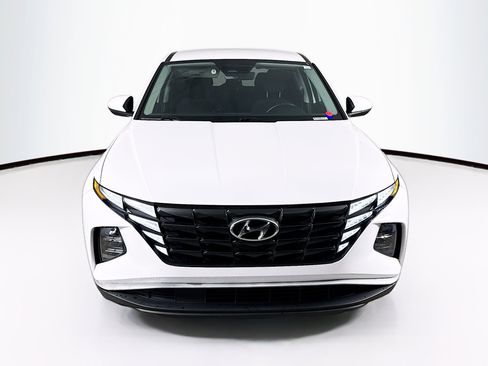 Used 2023 Hyundai Tucson SE image 3