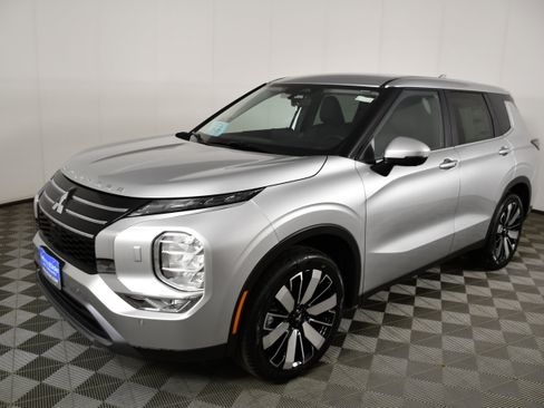 New 2026 Mitsubishi Outlander SE AWD/4WD image 10