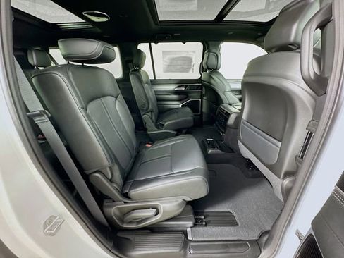 New 2026 Jeep Grand Wagoneer L Limited AWD/4WD image 33