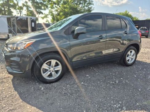 Used 2020 Chevrolet Trax LS w/ Tint and Cruise Package FWD image 2