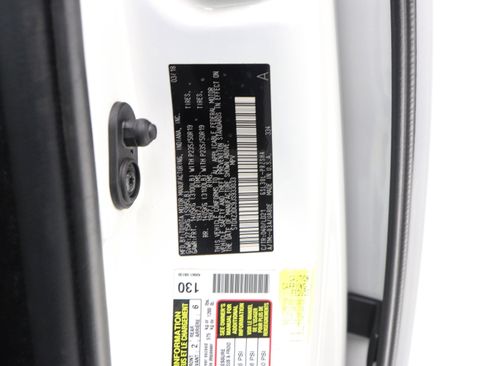 Used 2018 Toyota Sienna SE Premium w/ Carpet Mat Package image 41