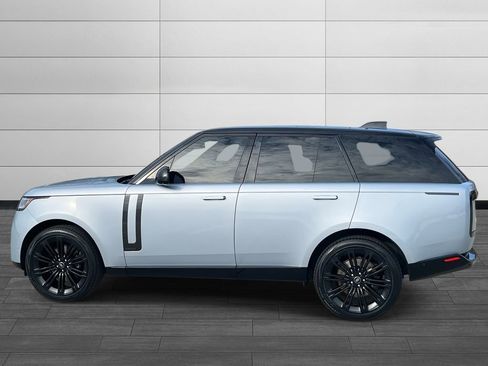 Used 2023 Land Rover Range Rover Autobiography image 2