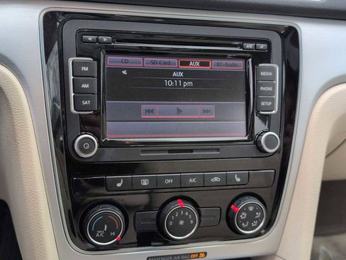 Used 2013 Volkswagen Passat 2.5 SE image 28