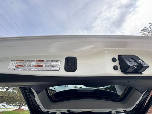 Used 2018 Toyota Highlander XLE AWD/4WD image 13
