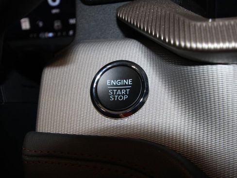 Used 2025 Ford Explorer Active image 14