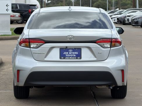 Used 2026 Toyota Corolla LE FWD image 6
