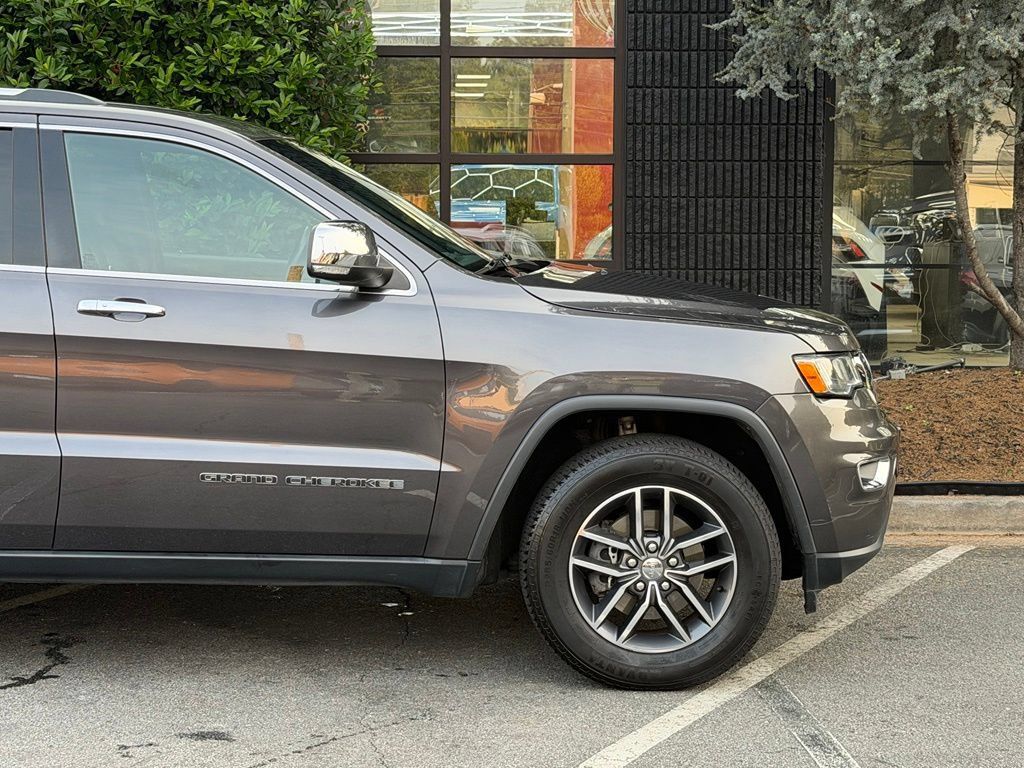 Used 2017 Jeep Grand Cherokee Limited w/ Trailer Tow Group IV AWD/4WD image 23