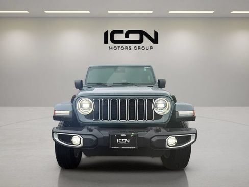 Used 2024 Jeep Wrangler Unlimited Sahara w/ Dual Top Group AWD/4WD image 8