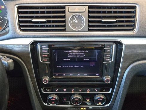 Used 2017 Volkswagen Passat 1.8T SEL Premium FWD image 15