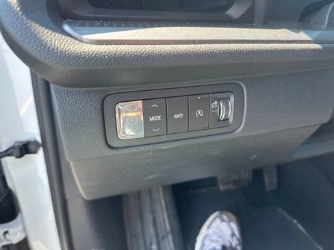 Used 2026 Chevrolet Traverse LT AWD/4WD image 13