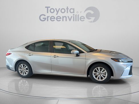 Used 2025 Toyota Camry LE w/ Convenience Package FWD image 7