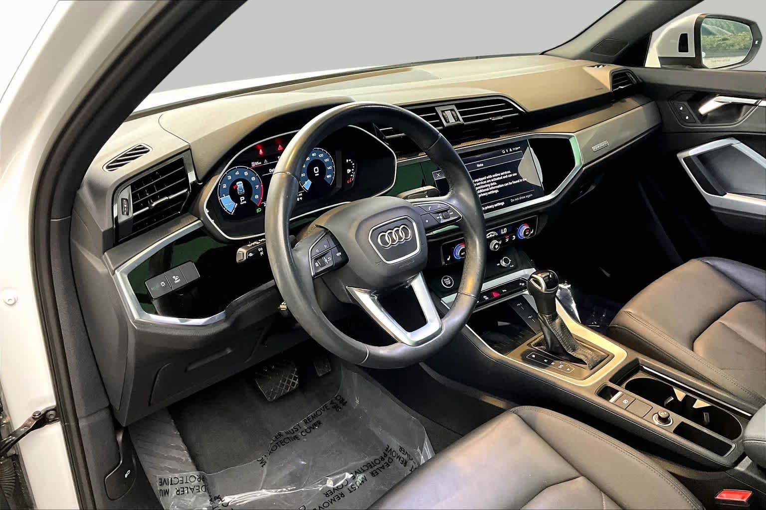Used 2024 Audi Q3 2.0T Premium w/ Convenience Package AWD/4WD image 18