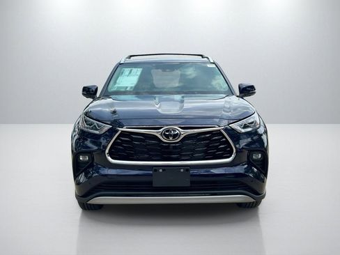 New 2026 Toyota Highlander Platinum AWD/4WD image 2