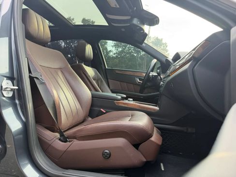 Used 2011 Mercedes-Benz E 550 4MATIC Sedan image 15