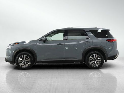 Used 2024 Nissan Pathfinder SL AWD/4WD image 2