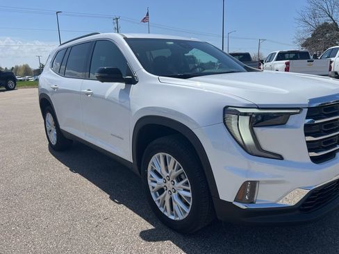 Used 2025 GMC Acadia Elevation w/ Elevation Premium Package FWD image 13