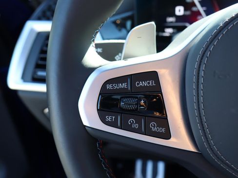 Used 2025 BMW X7 M60i w/ Executive Package image 22