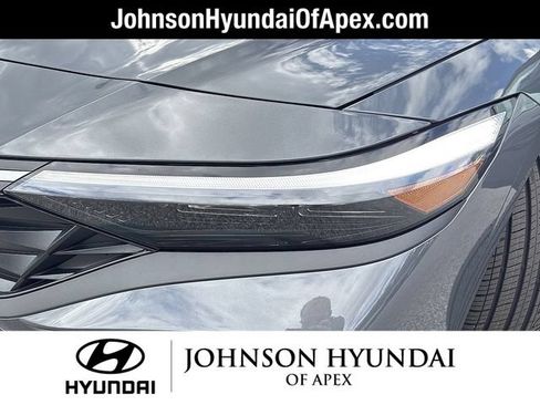 Used 2025 Hyundai Elantra Sport FWD image 32