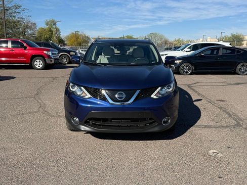 Used 2019 Nissan Rogue Sport SL w/ Premium Package image 2