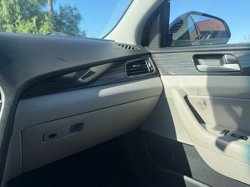 Used 2017 Hyundai Sonata Limited image 27