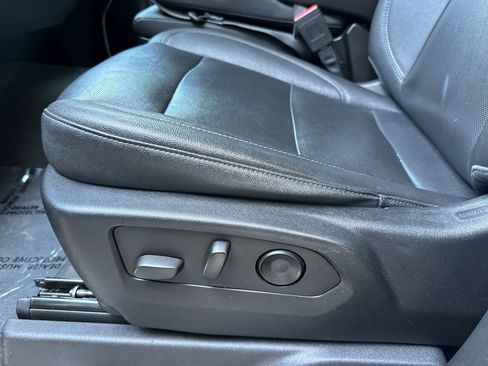 Used 2022 GMC Sierra 1500 SLT w/ X31 Off-Road Package image 13