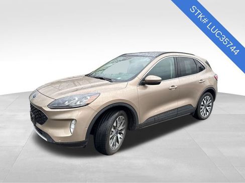 Used 2020 Ford Escape Titanium w/ Titanium Premium Package 2.0 image 3