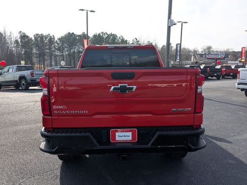 Used 2022 Chevrolet Silverado 1500 ZR2 image 6