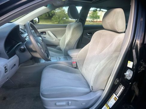Used 2011 Toyota Camry LE w/ LE Extra-Value Pkg FWD image 11