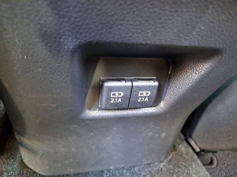 Used 2020 Toyota RAV4 Limited image 11