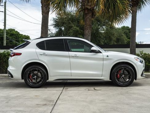 Used 2018 Alfa Romeo Stelvio Quadrifoglio w/ Driver Assist Dynamic Package AWD/4WD image 9