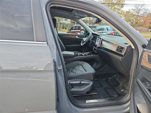 New 2026 Volkswagen Atlas SE image 29