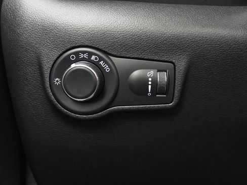 Used 2023 Jeep Compass Sport AWD/4WD image 28