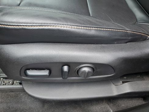 Used 2018 Chevrolet Traverse LT image 17