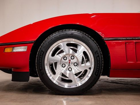 Used 1990 Chevrolet Corvette ZR-1 RWD image 26