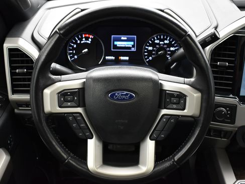 Used 2022 Ford F250 Lariat w/ Black Appearance Package image 14