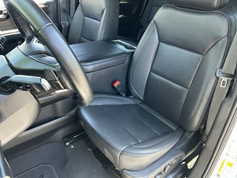 Used 2025 Chevrolet Tahoe Z71 AWD/4WD image 18