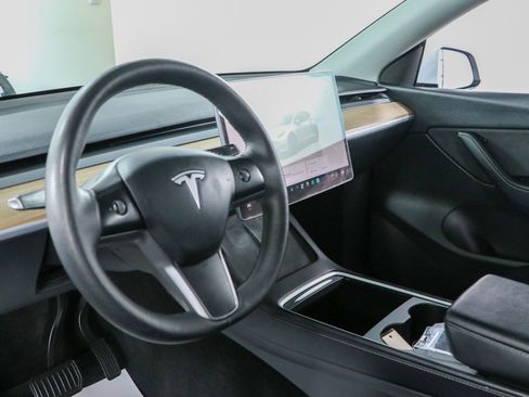 Used 2022 Tesla Model Y Long Range AWD/4WD image 20