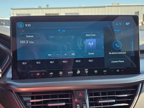 Used 2025 Ford Escape Active w/ Tech Pack #1 AWD/4WD image 11