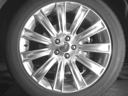 Used 2012 Lincoln MKX FWD image 13