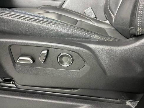 Used 2025 GMC Sierra 3500 Denali w/ Denali Reserve Package image 24