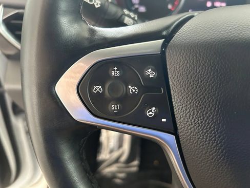 Used 2023 Chevrolet Traverse RS FWD image 48