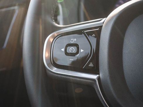 Used 2023 Volvo XC90 B5 Plus w/ Protection Package Premier image 39