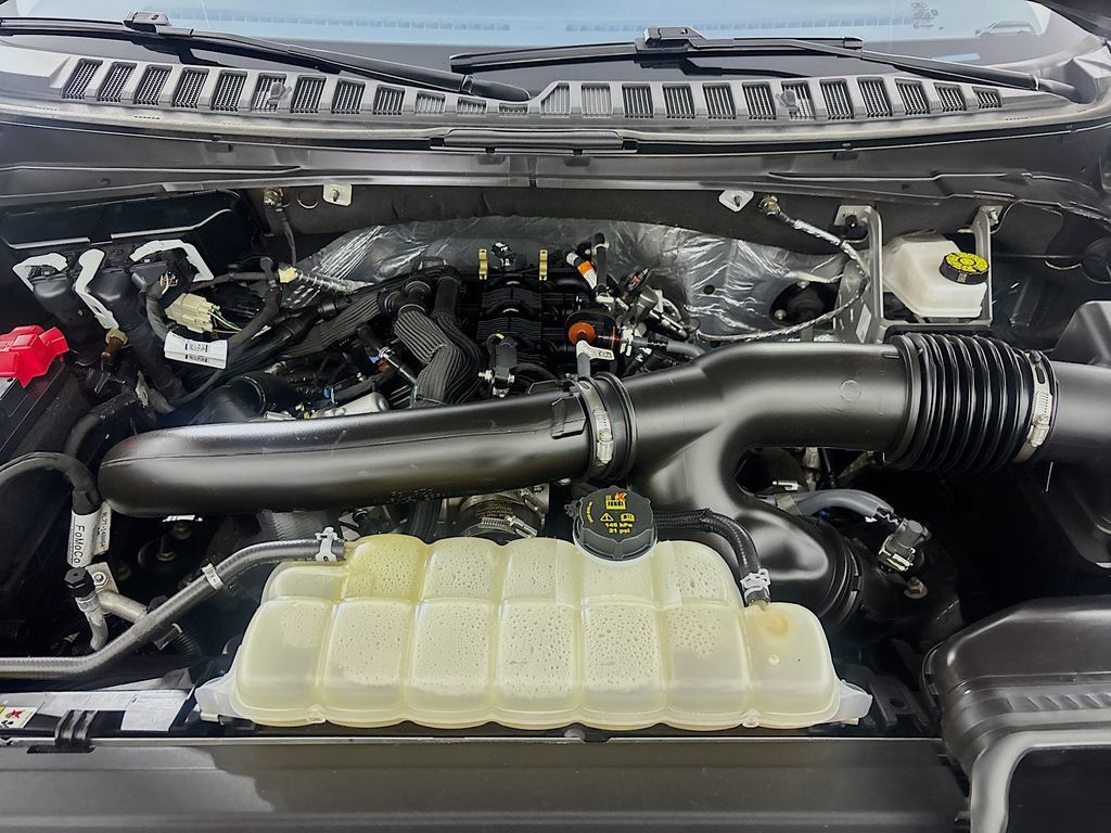 Used 2025 Ford Expedition Active RWD image 31