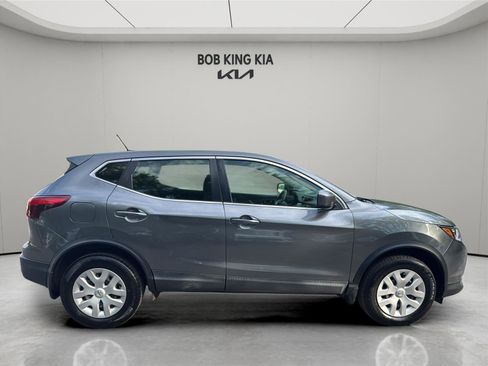 Used 2019 Nissan Rogue Sport S image 6