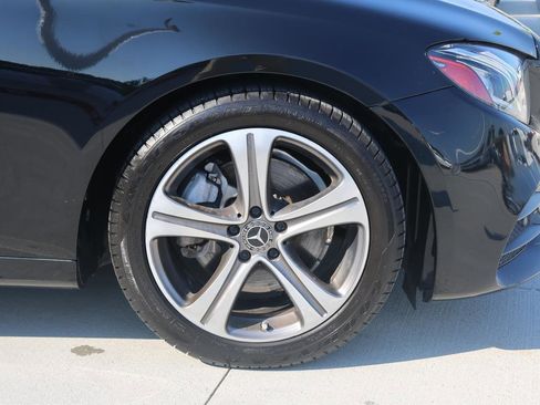 Used 2018 Mercedes-Benz E 300 image 11
