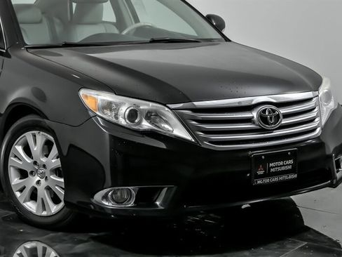 Used 2012 Toyota Avalon image 2