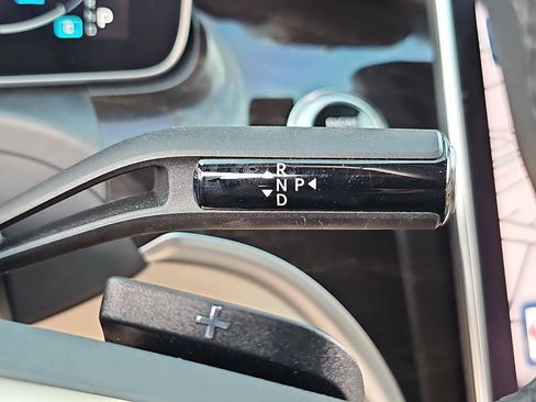 Used 2024 Mercedes-Benz C 300 Sedan image 16