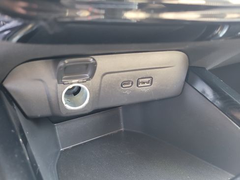 Used 2024 Chevrolet Trax LT FWD image 24
